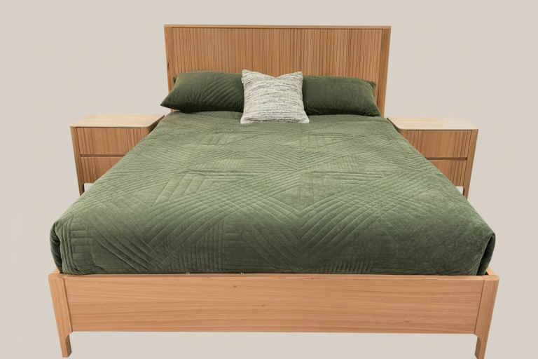 queen bed tassie oak